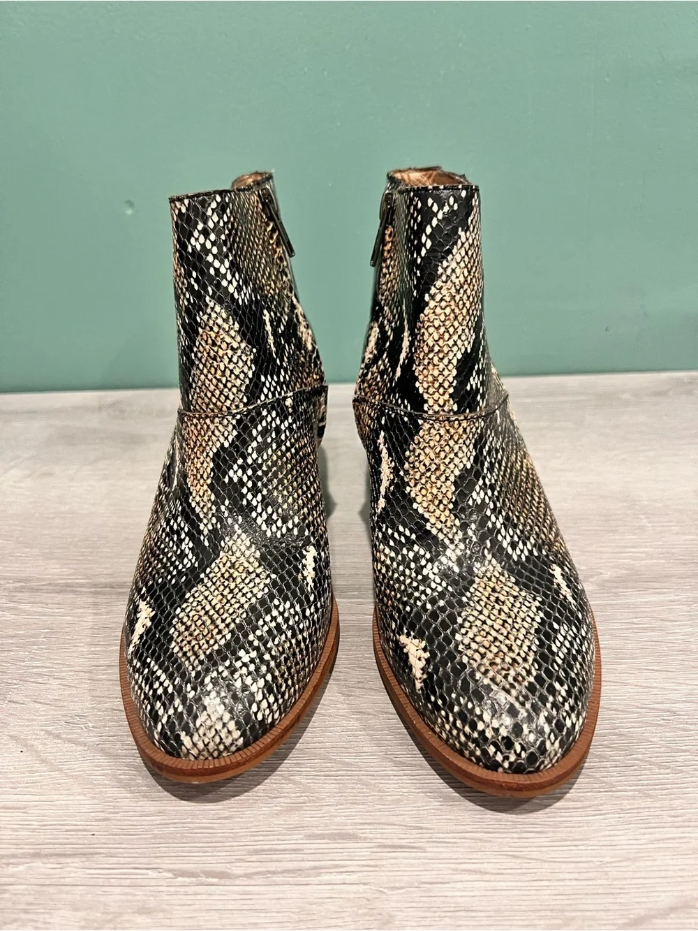 Madewell Snake Print Leather Ankle Boots Women’s Size 6 - Picture 3 of 10